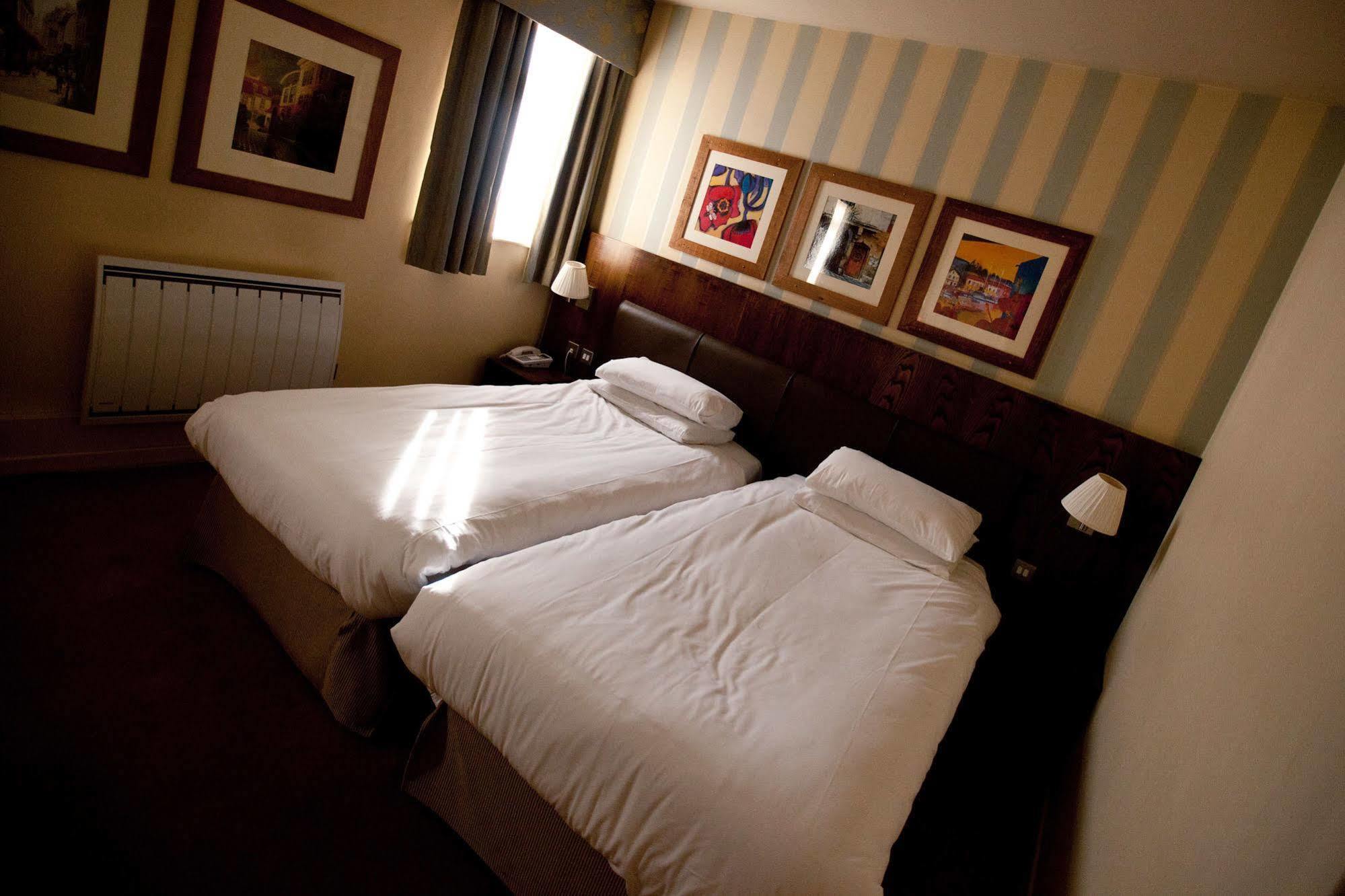 นิว นอร์ธัมเบรีย โฮเต็ล Hotel นิวคาสเซิล อะพอน ไทน์ ภายนอก รูปภาพ
