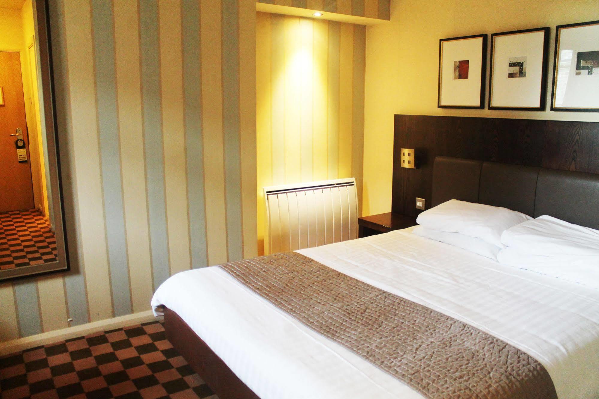นิว นอร์ธัมเบรีย โฮเต็ล Hotel นิวคาสเซิล อะพอน ไทน์ ภายนอก รูปภาพ