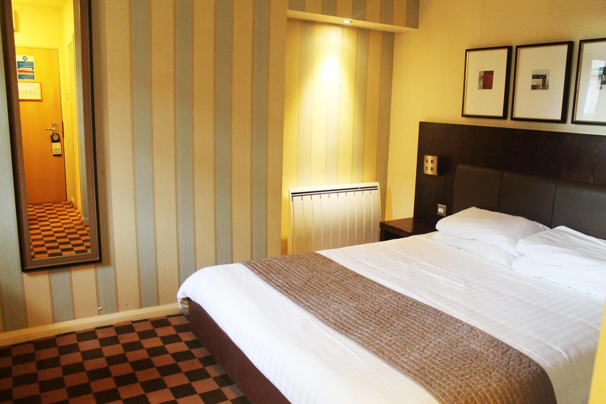 นิว นอร์ธัมเบรีย โฮเต็ล Hotel นิวคาสเซิล อะพอน ไทน์ ภายนอก รูปภาพ