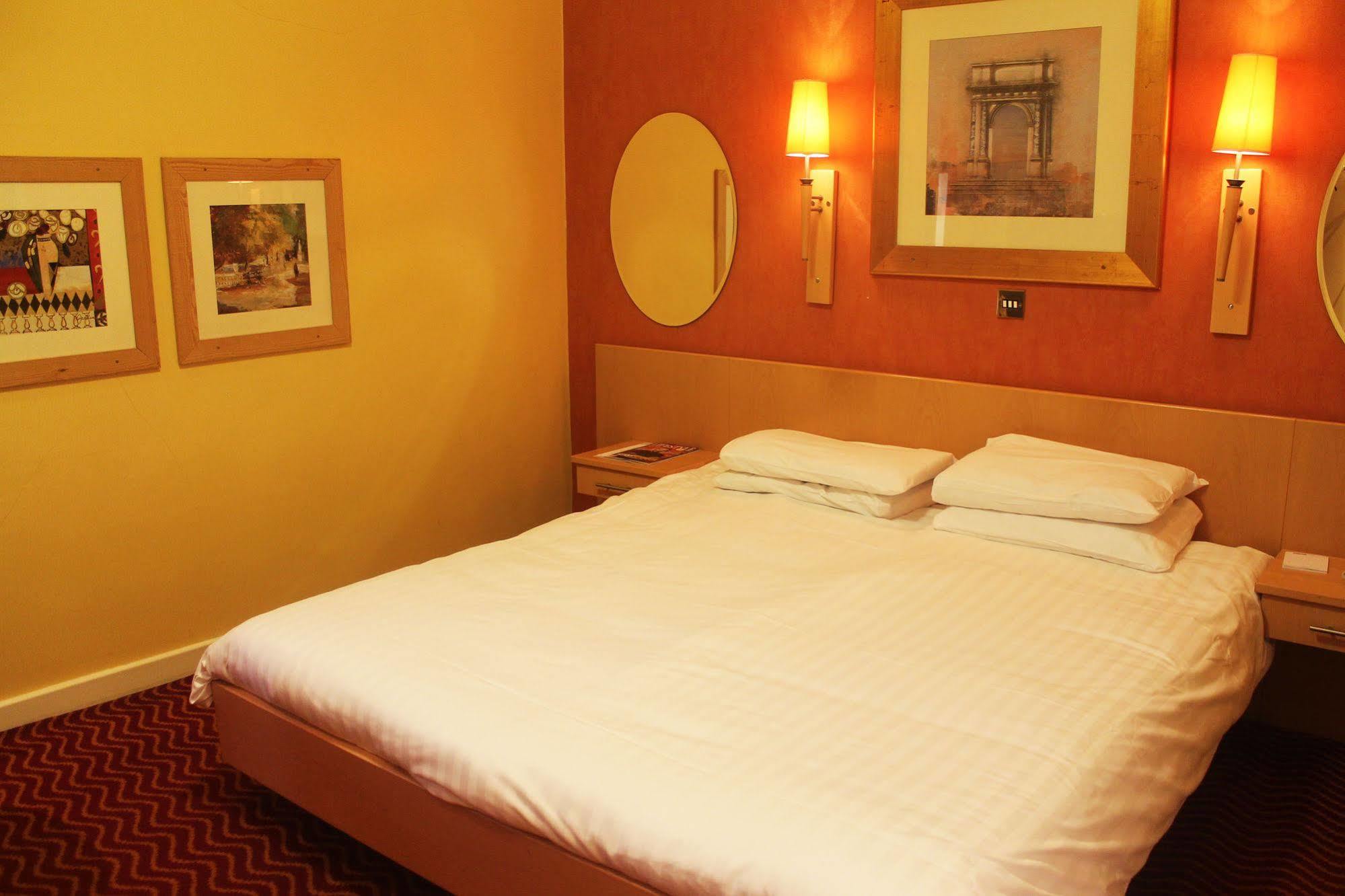 นิว นอร์ธัมเบรีย โฮเต็ล Hotel นิวคาสเซิล อะพอน ไทน์ ภายนอก รูปภาพ