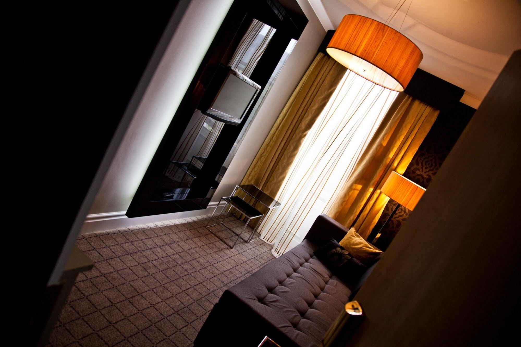 นิว นอร์ธัมเบรีย โฮเต็ล Hotel นิวคาสเซิล อะพอน ไทน์ ภายนอก รูปภาพ